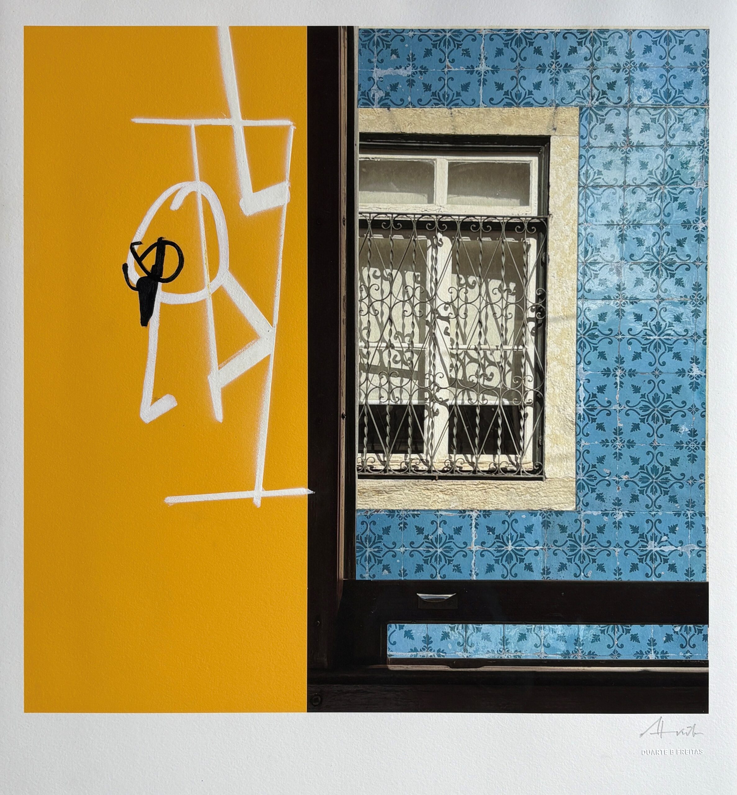Lisboa Janela Azulejo Amarelo Azul